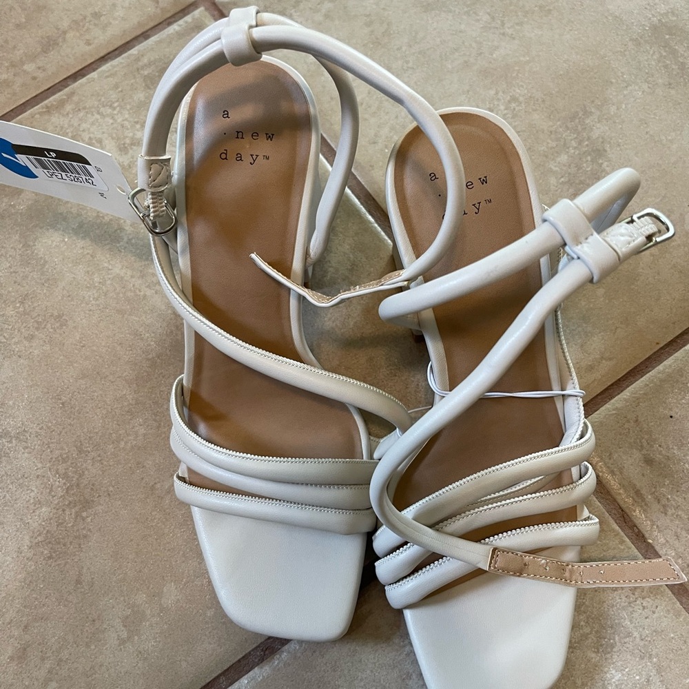 A New Day heels size 7 NWT